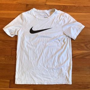 Youth Nike white t-shirt